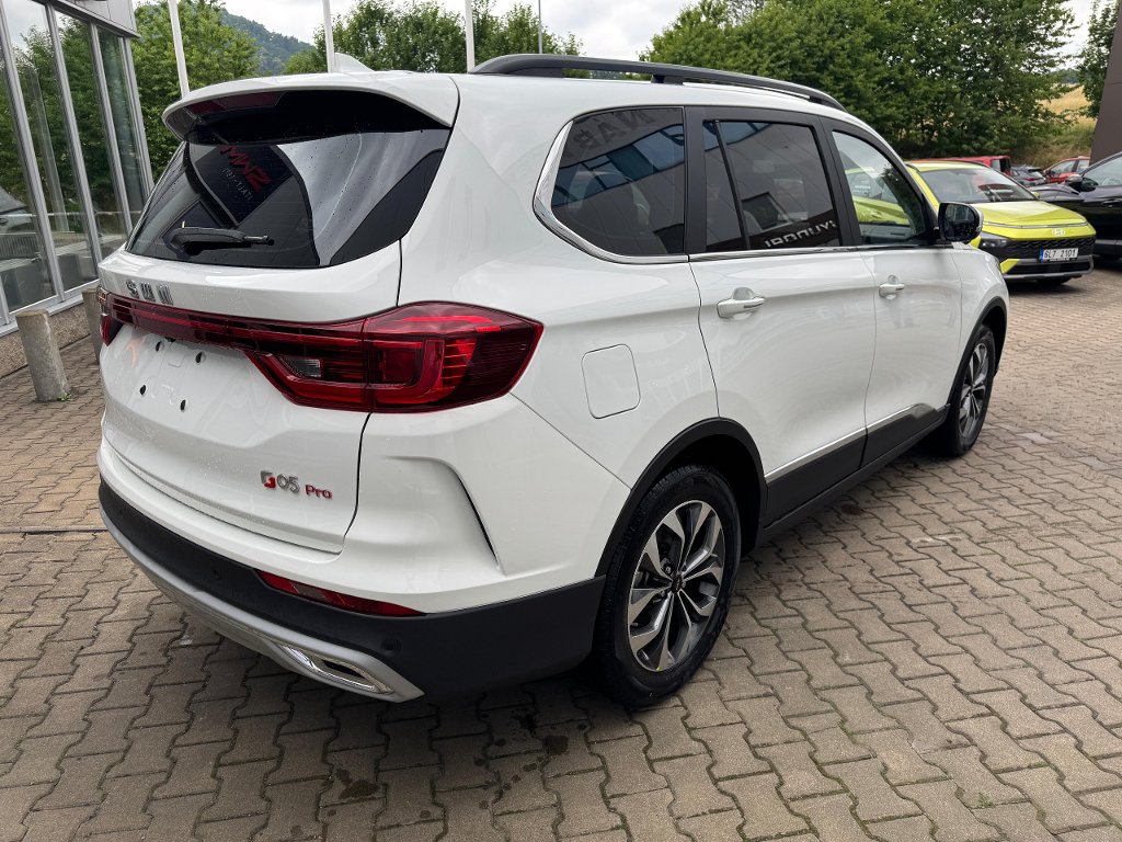Vozidlo SWM G05 PRO